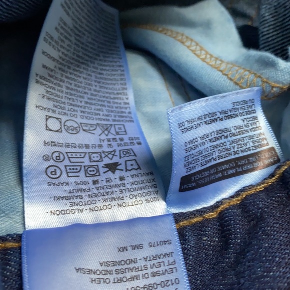 CLEARANCE Levi’s 505 High Rise Dad Jeans - Picture 8 of 8